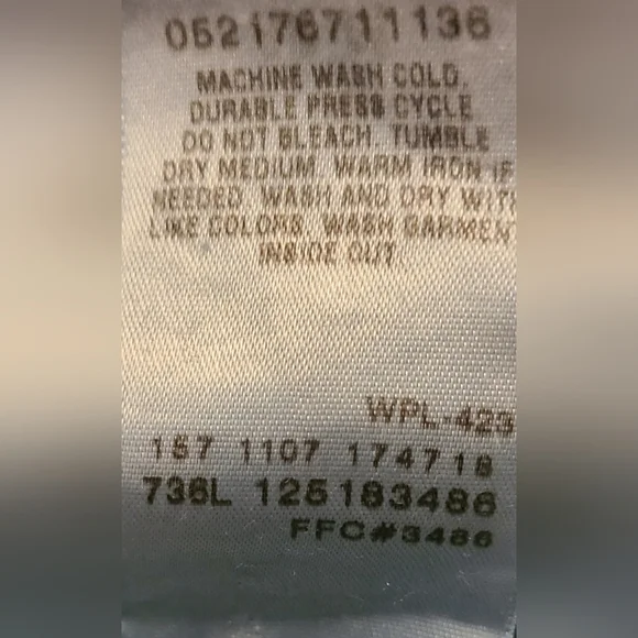 VTG Levi's Women's Heavily Distressed Denim Blue Jean Shorts Sz 8P GUC - Picture 11 of 12